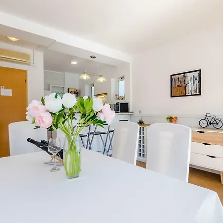 Leona V1 Apartmán