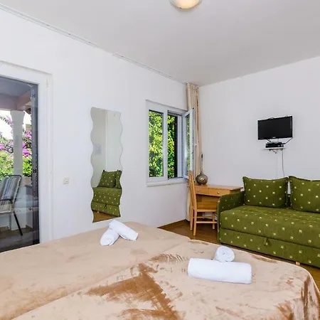 Leona V1 Apartmán *